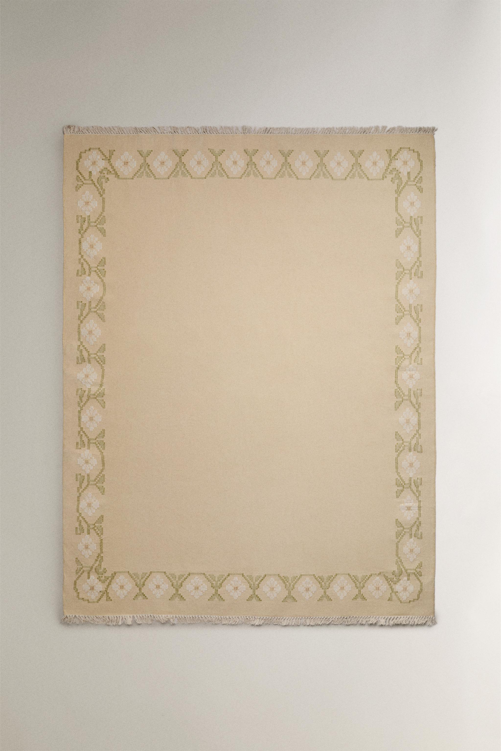 JACQUARD FLORAL AREA RUG